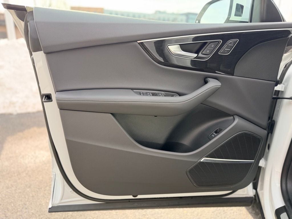 2025 Audi Q8 55 Premium Plus quattro