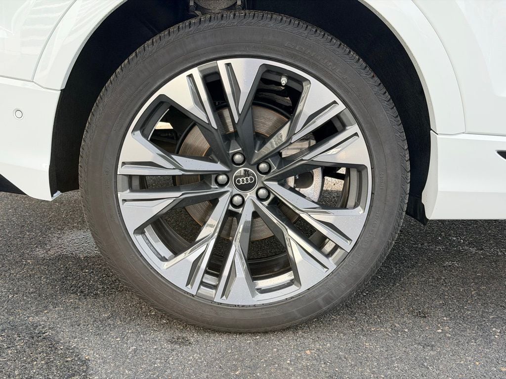 2025 Audi Q8 55 Premium Plus quattro