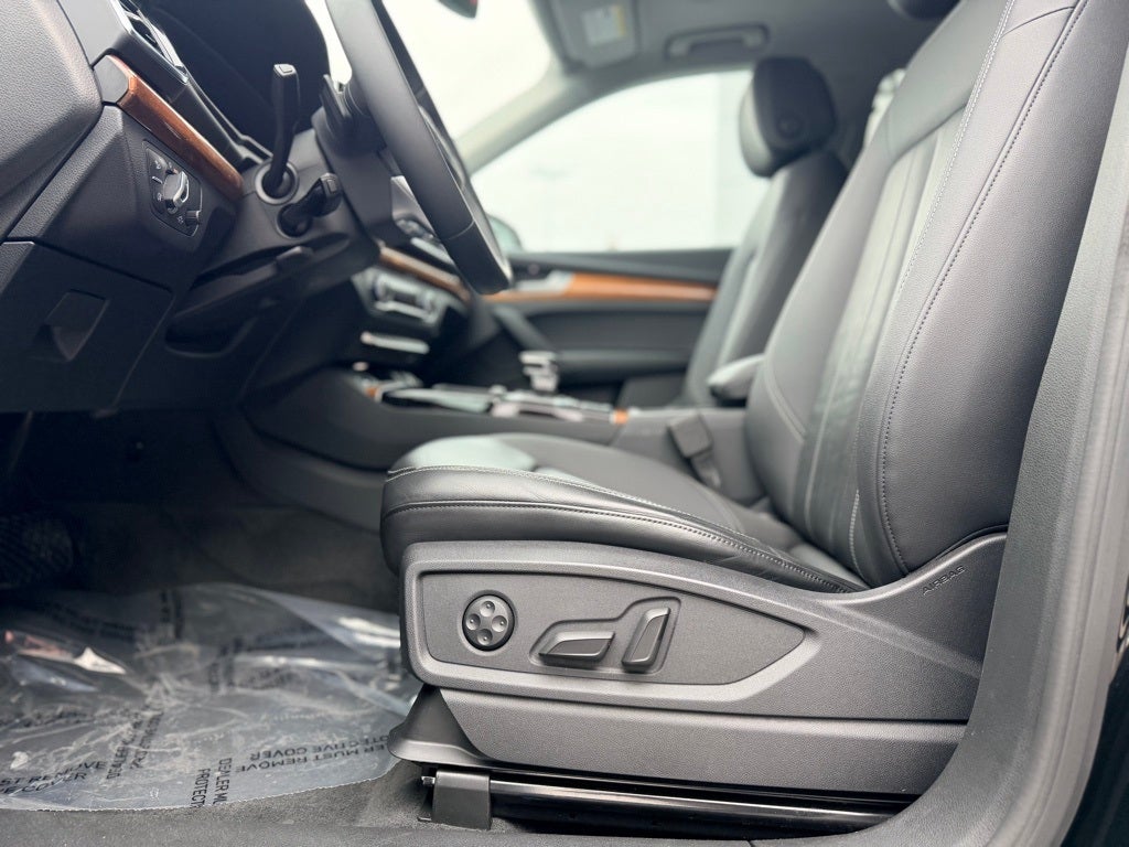 2023 Audi Q5 45 S line Premium quattro