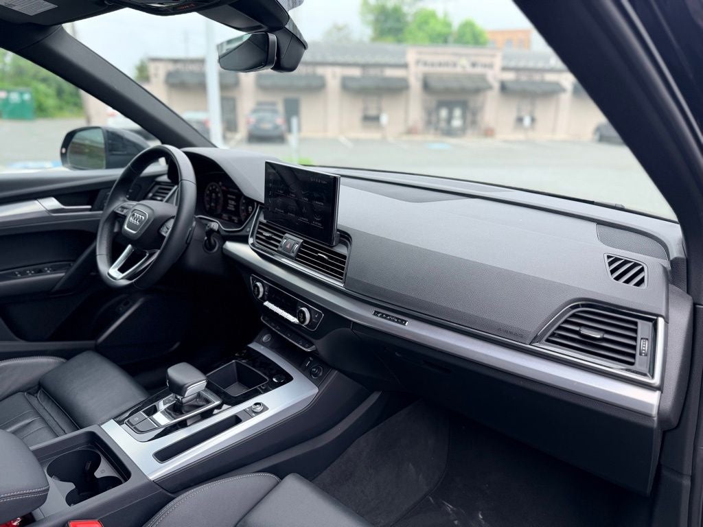 2025 Audi Q5 45 S line Premium quattro