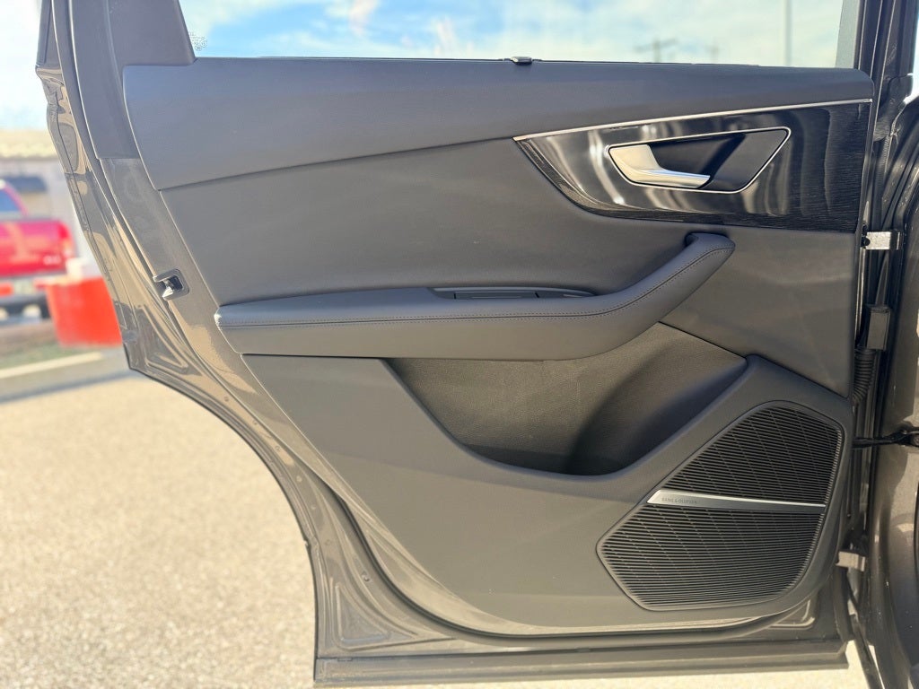 2023 Audi Q7 45 Premium Plus quattro