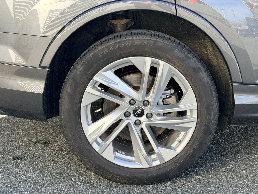 2023 Audi Q7 45 Premium Plus quattro