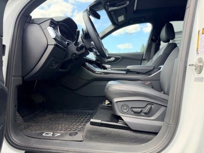 2025 Audi Q7 45 Premium Plus quattro