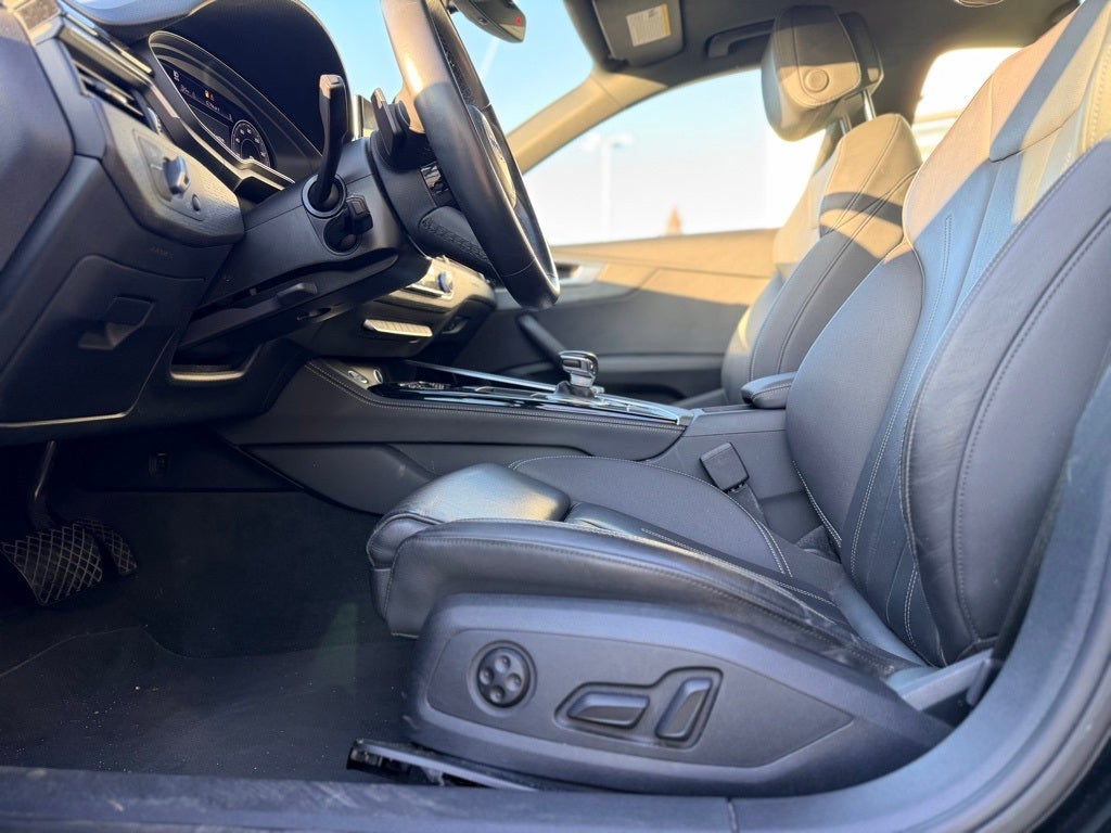 2022 Audi A4 45 S line Premium Plus quattro
