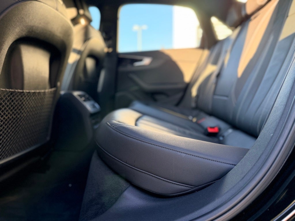 2022 Audi A4 45 S line Premium Plus quattro