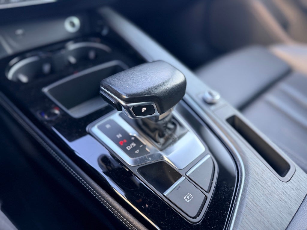 2022 Audi A4 45 S line Premium Plus quattro