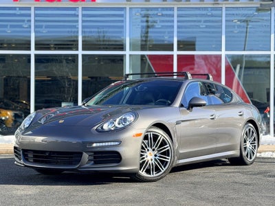 2015 Porsche Panamera 4