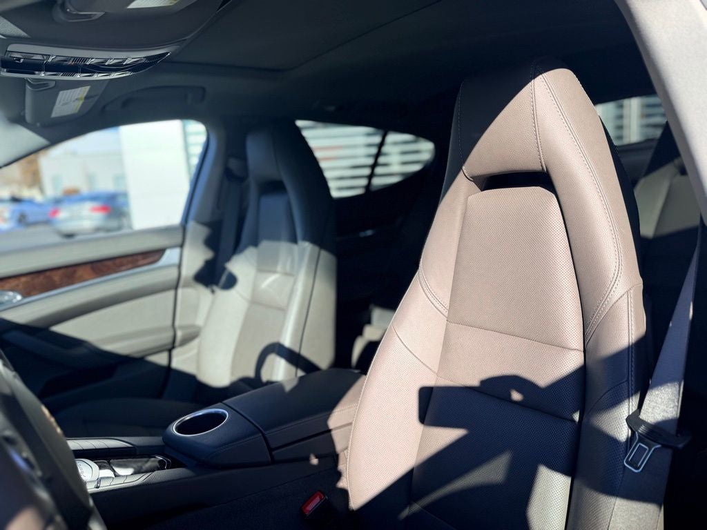 2015 Porsche Panamera 4