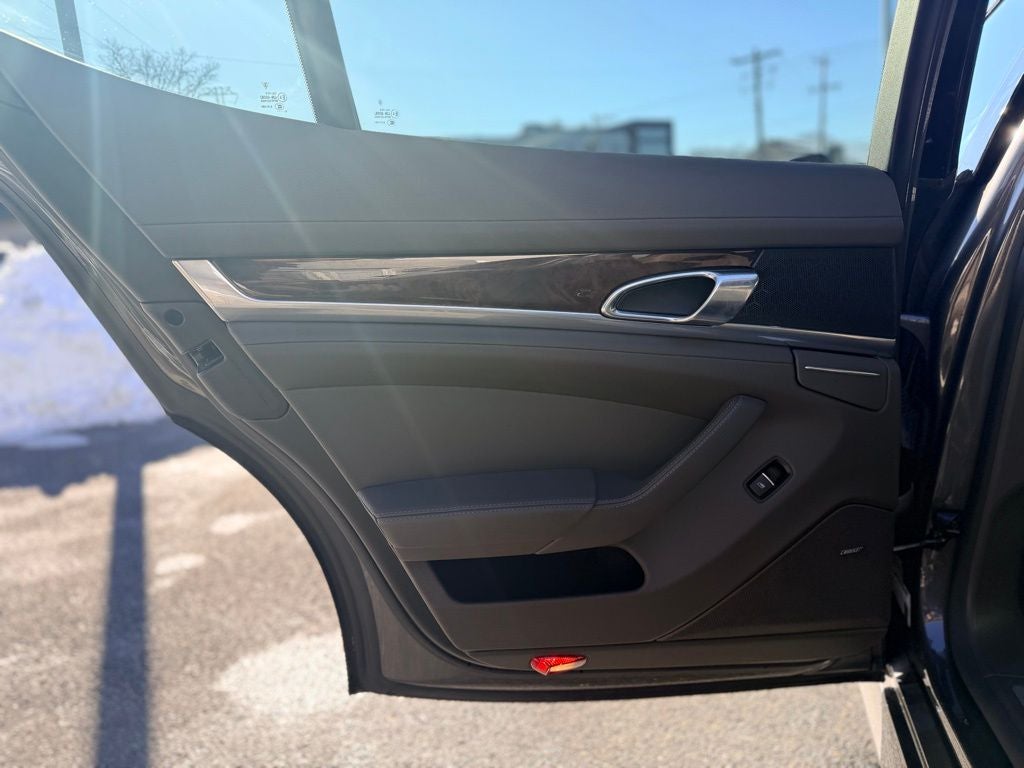 2015 Porsche Panamera 4