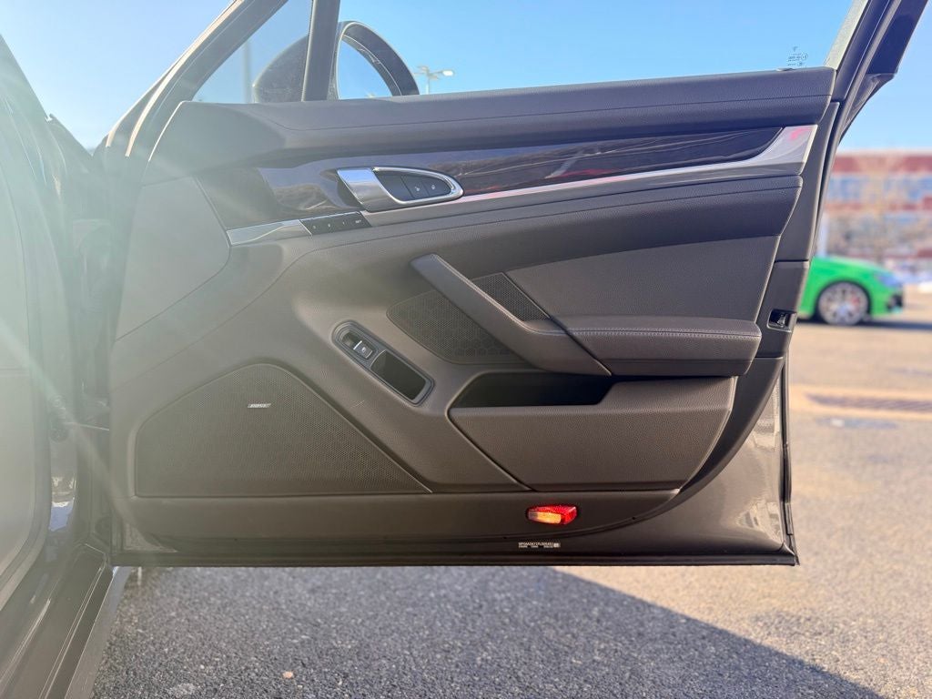 2015 Porsche Panamera 4