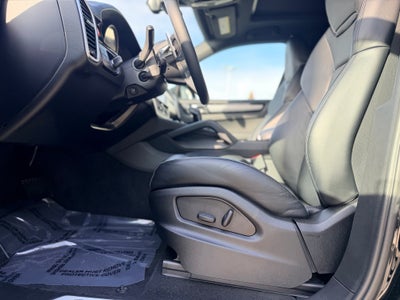 2023 Porsche Cayenne Platinum Edition