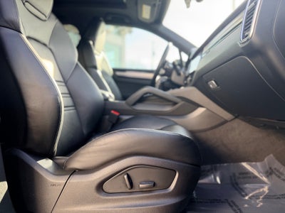 2023 Porsche Cayenne Platinum Edition