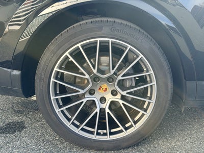 2023 Porsche Cayenne Platinum Edition