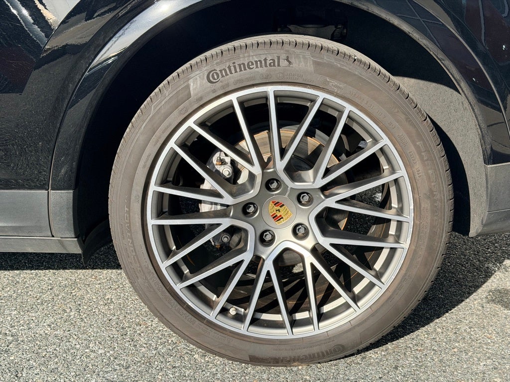 2023 Porsche Cayenne Platinum Edition