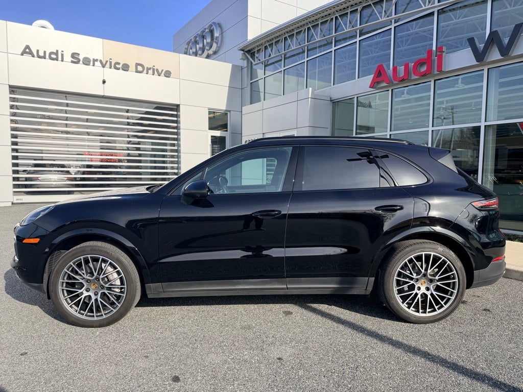 2023 Porsche Cayenne Platinum Edition