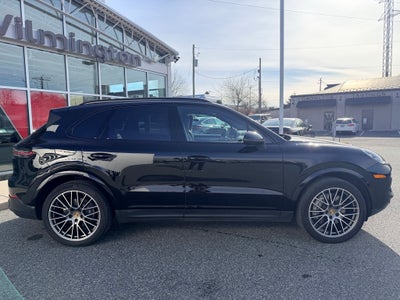 2023 Porsche Cayenne Platinum Edition