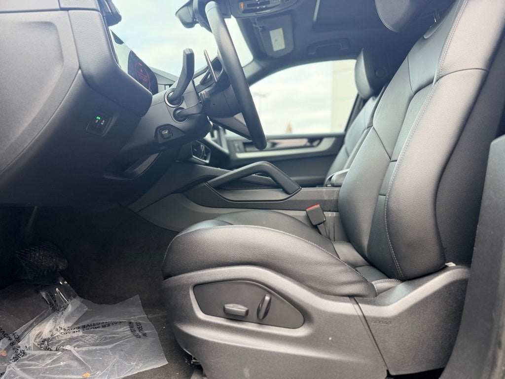 2024 Porsche Cayenne Base