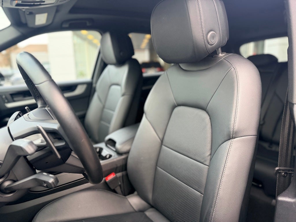 2024 Porsche Cayenne Base