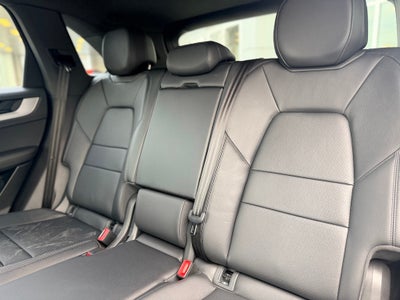 2024 Porsche Cayenne Base