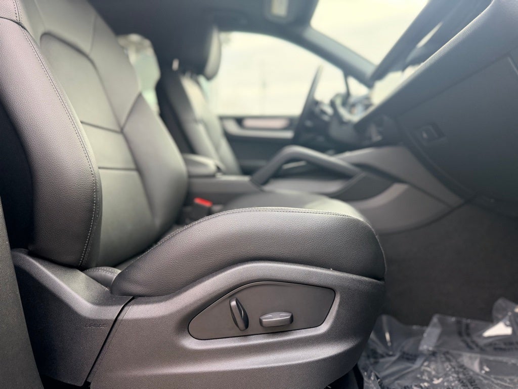 2024 Porsche Cayenne Base