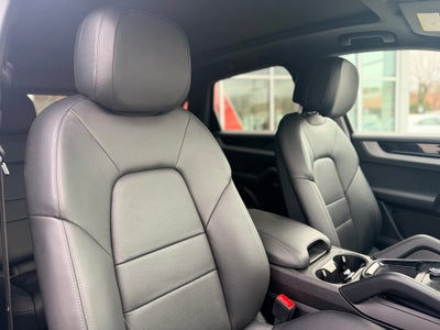 2024 Porsche Cayenne Base