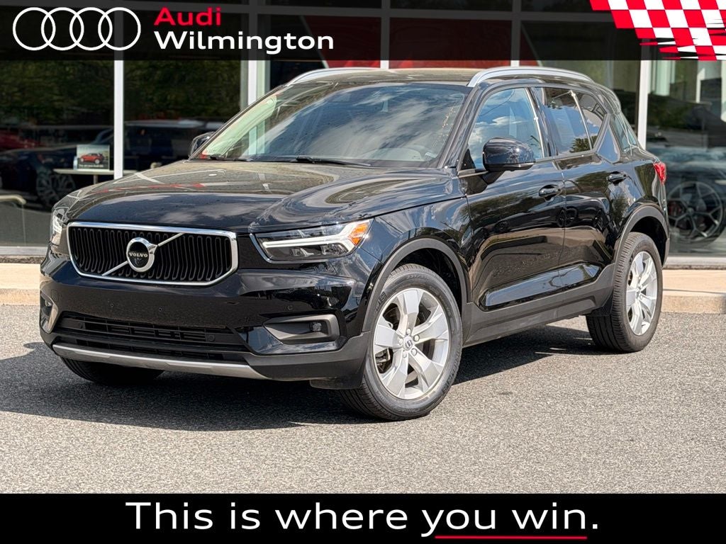 2022 Volvo XC40 Momentum