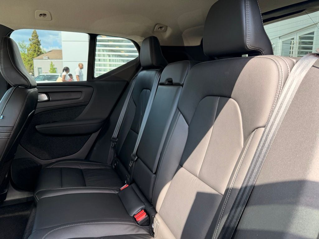 2022 Volvo XC40 Momentum
