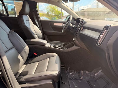 2022 Volvo XC40 Momentum