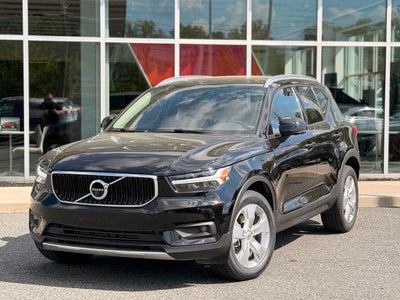 2022 Volvo XC40 Momentum