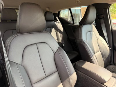 2022 Volvo XC40 Momentum
