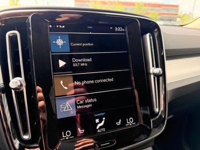 2022 Volvo XC40 Momentum