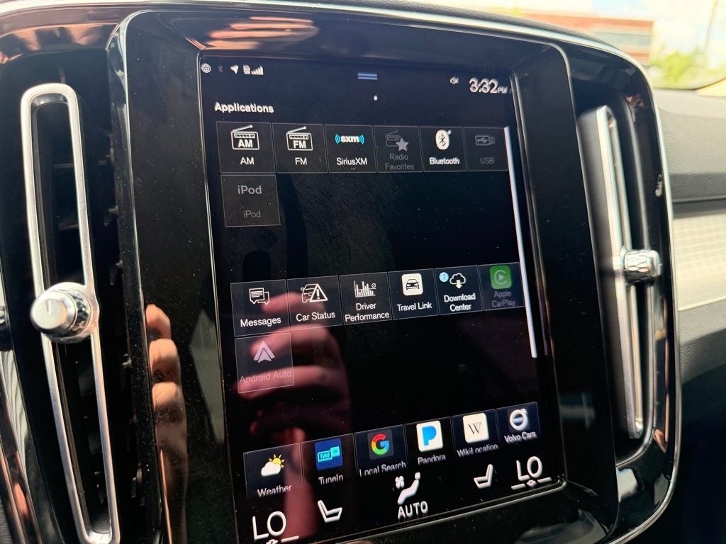 2022 Volvo XC40 Momentum