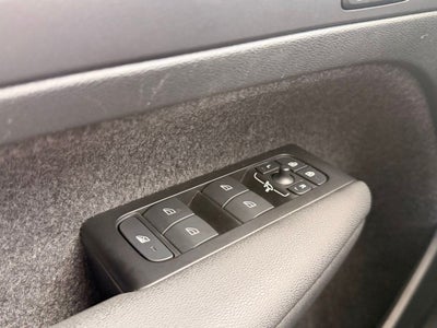 2022 Volvo XC40 Momentum