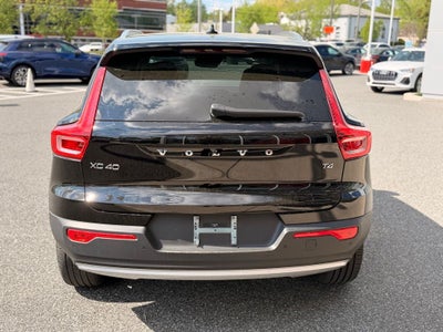 2022 Volvo XC40 Momentum