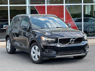 2022 Volvo XC40 Momentum