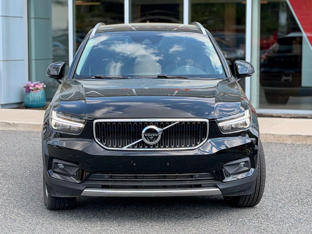 2022 Volvo XC40 Momentum