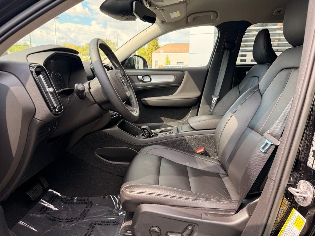 2022 Volvo XC40 Momentum