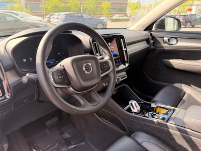 2023 Volvo XC40 B5 Plus Bright Theme