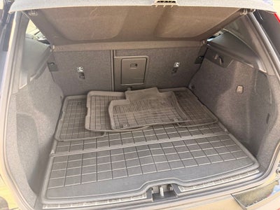 2023 Volvo XC40 B5 Plus Bright Theme
