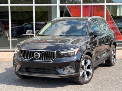 2023 Volvo XC40 B5 Plus Bright Theme