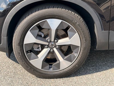 2023 Volvo XC40 B5 Plus Bright Theme