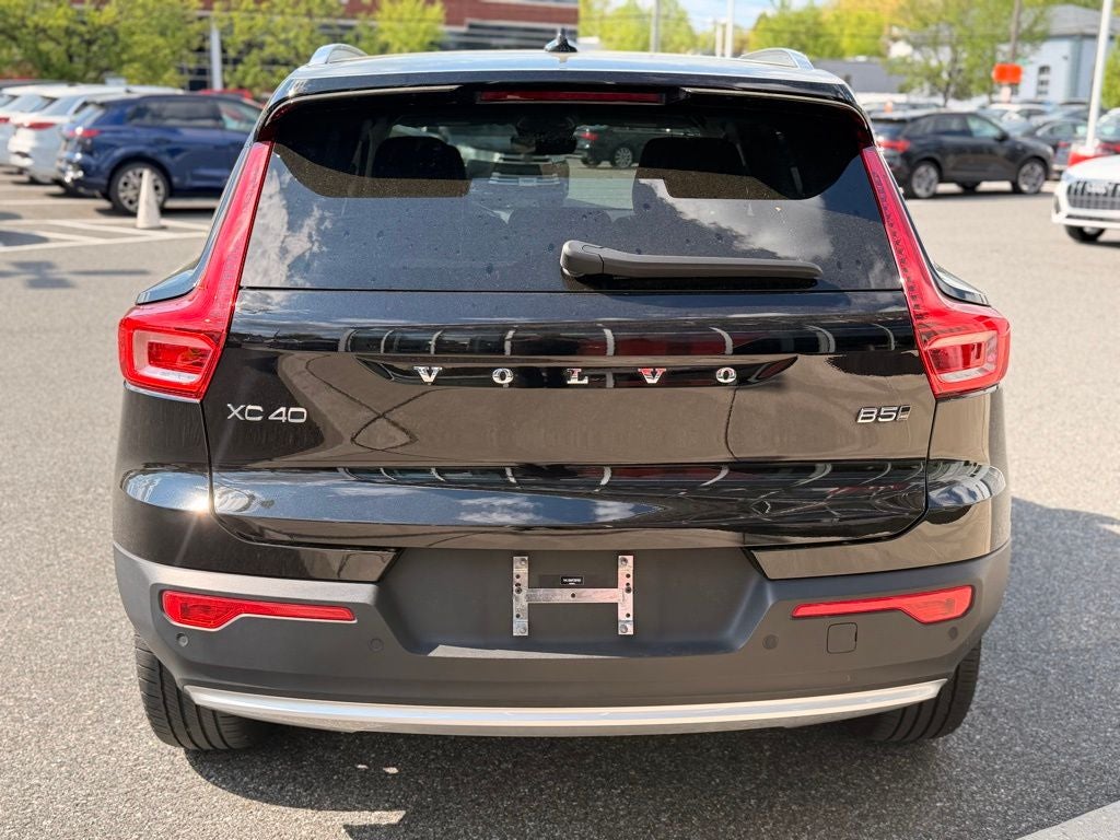 2023 Volvo XC40 B5 Plus Bright Theme