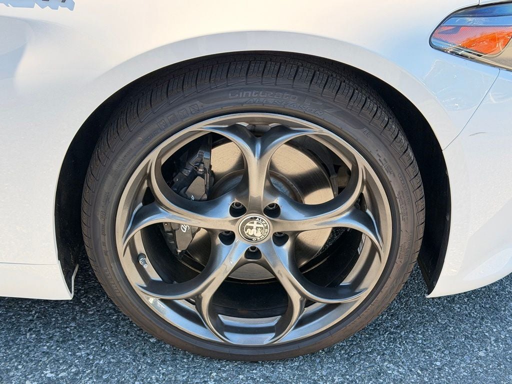 2023 Alfa Romeo Giulia Estrema