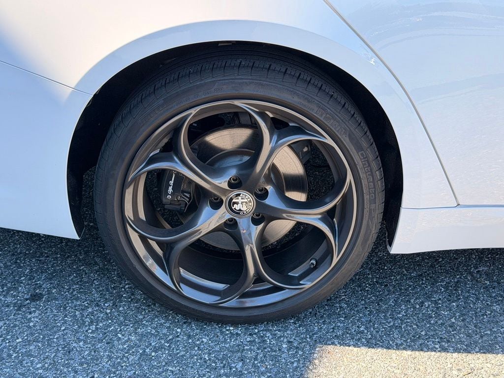 2023 Alfa Romeo Giulia Estrema