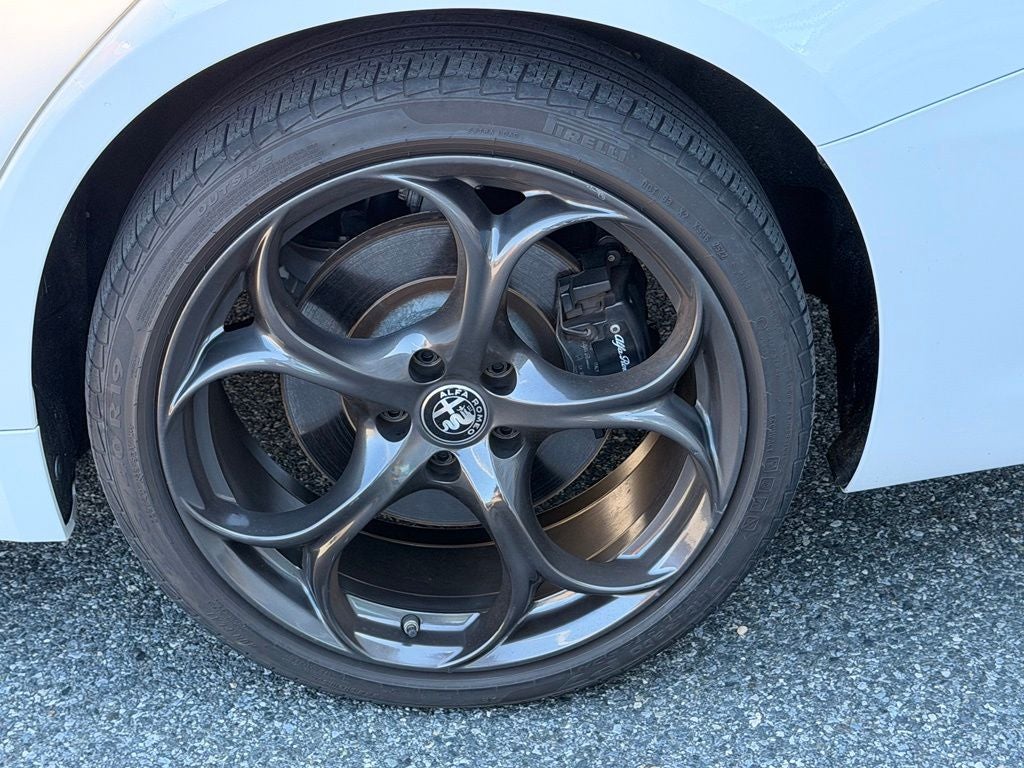 2023 Alfa Romeo Giulia Estrema