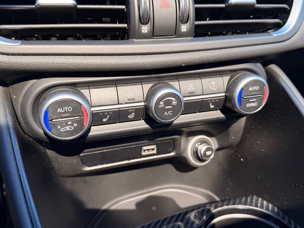 2023 Alfa Romeo Giulia Estrema