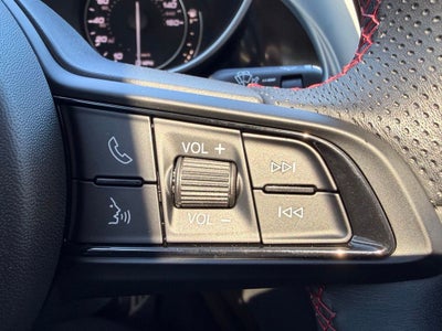 2023 Alfa Romeo Giulia Estrema