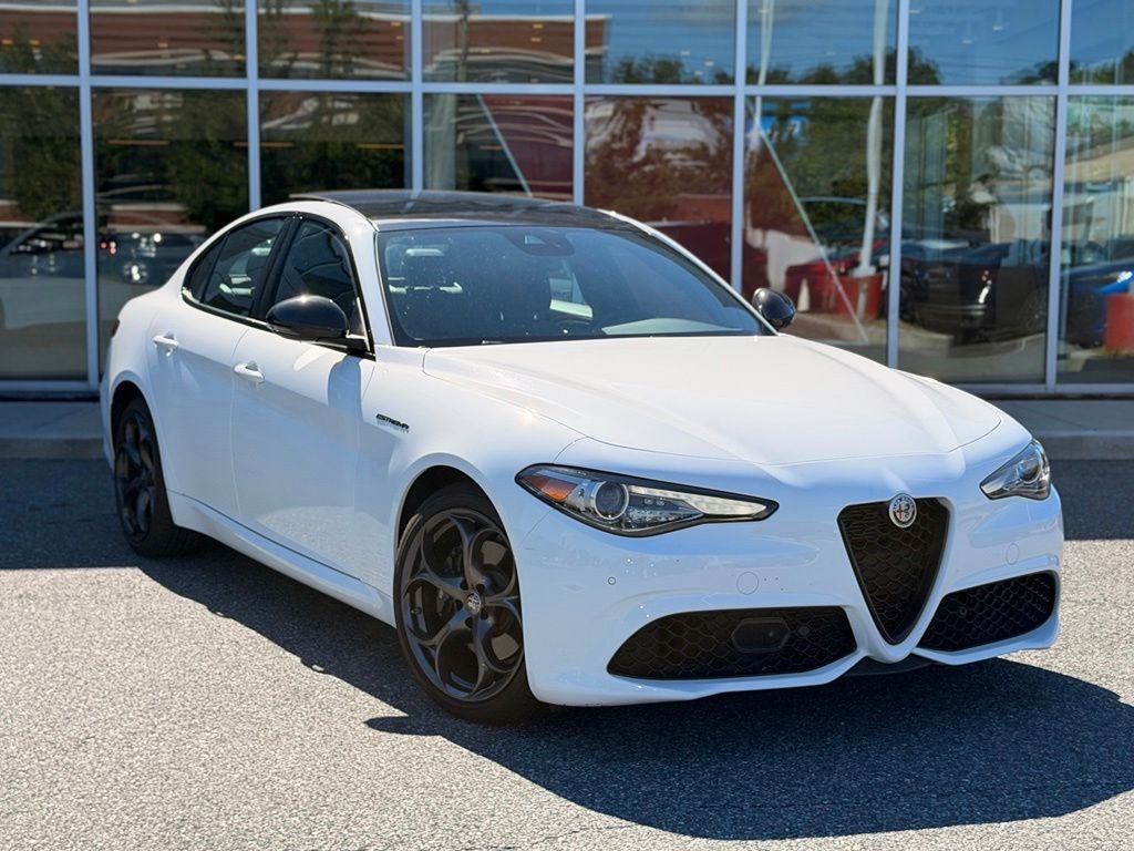 2023 Alfa Romeo Giulia Estrema