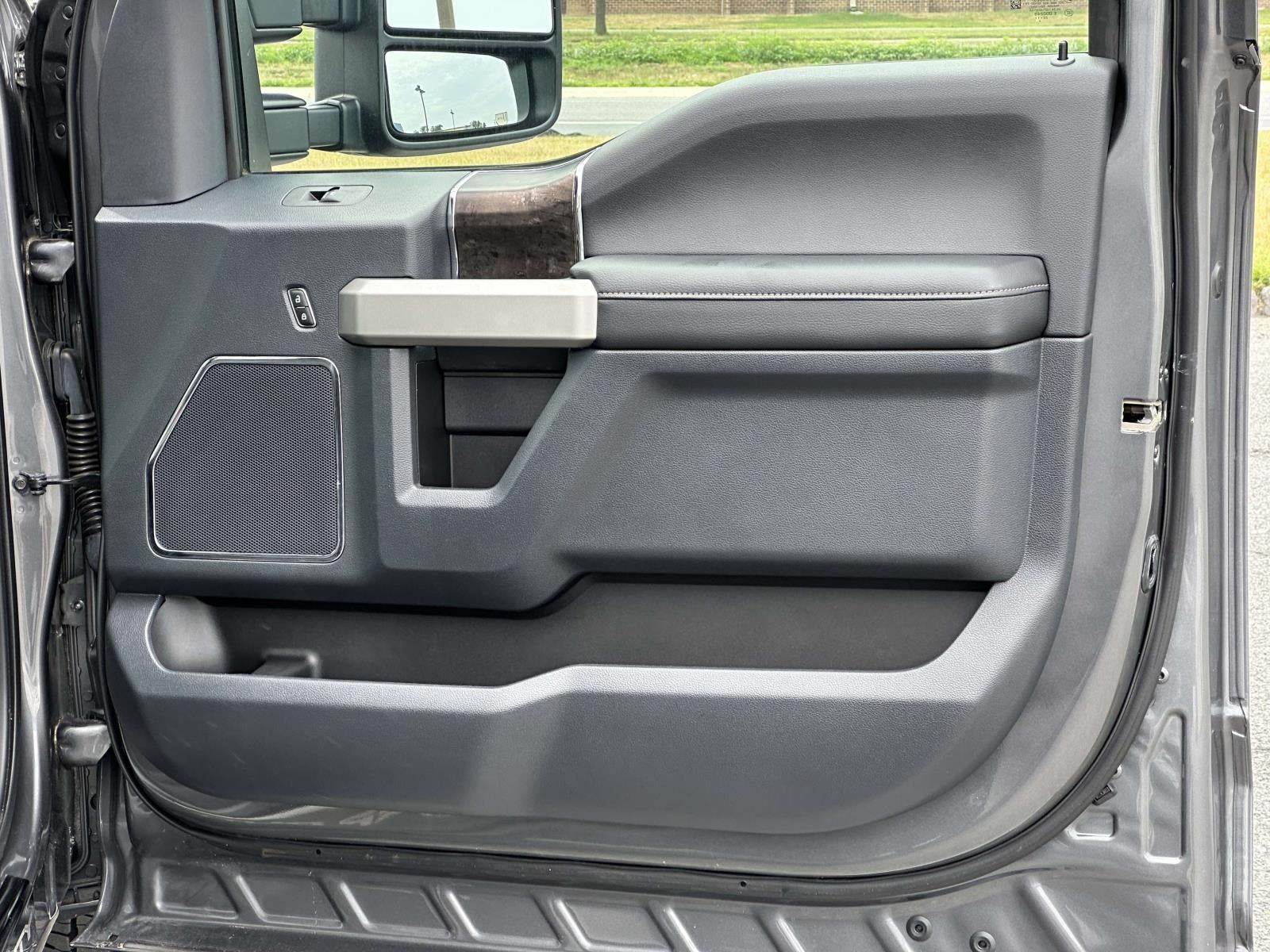 2022 Ford Super Duty F-250 SRW LARIAT
