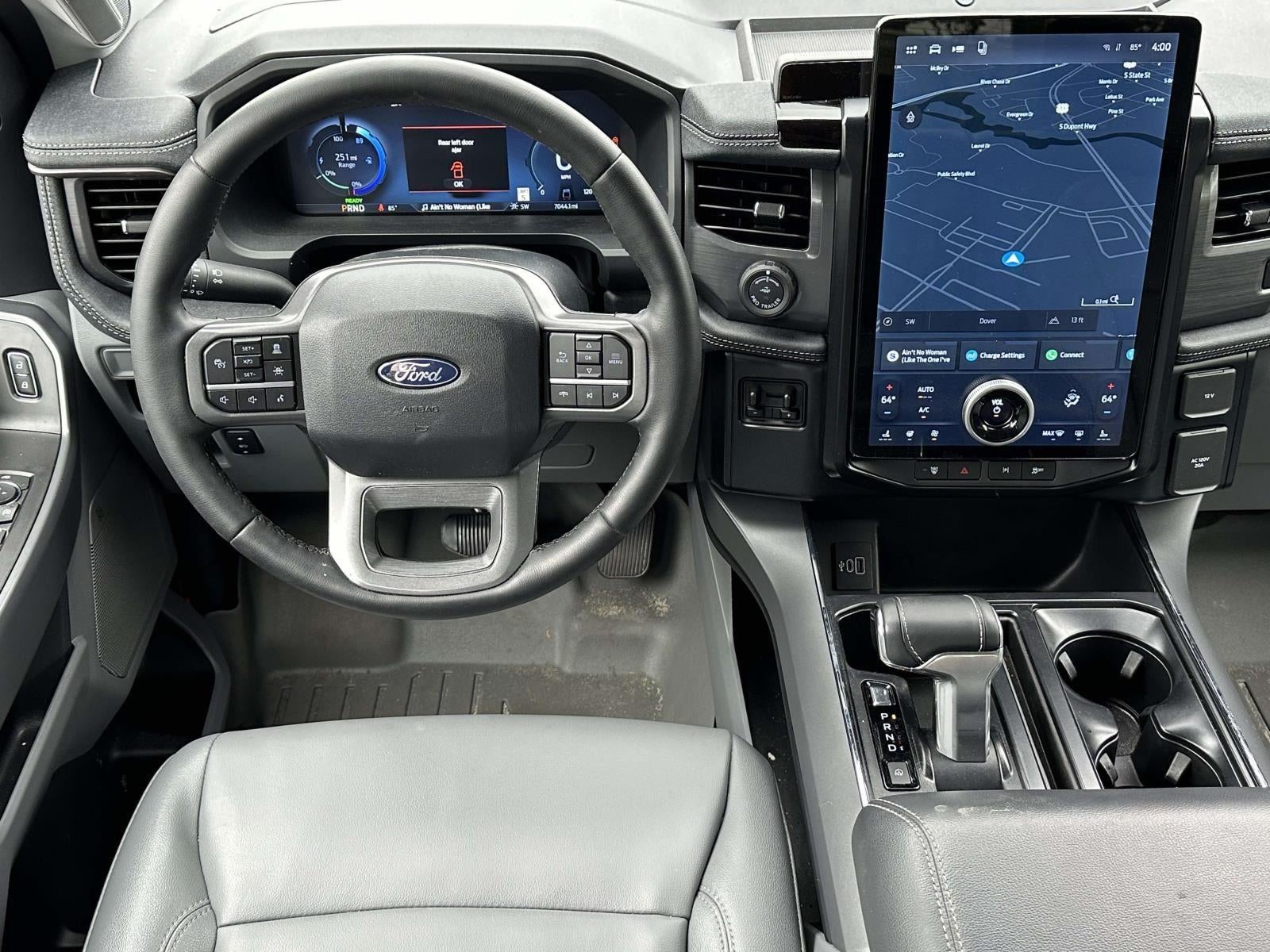 2025 Ford F-150 LIGHTNING Flash